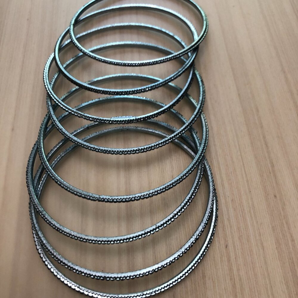 Bangle Metal Bracelets Vintage Metallic Blue, Black, Silver   Size Small - Picture 5 of 11